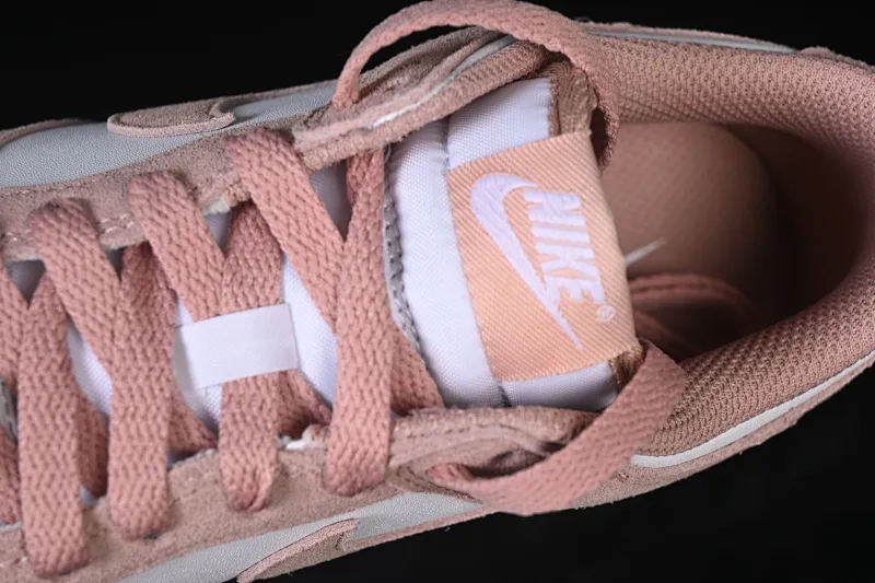 All categories Nk SB Dunk series Nk SB Dunk Low low-top sneakers Nike SB Dunk Low Year of the Horse pink and white low-top casual sneakers IB4417-102
